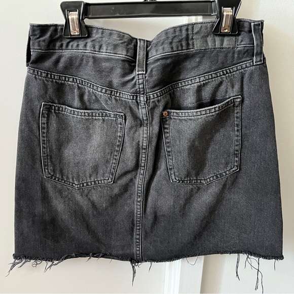 H&M black denim skirt size US 4 - Picture 2 of 3